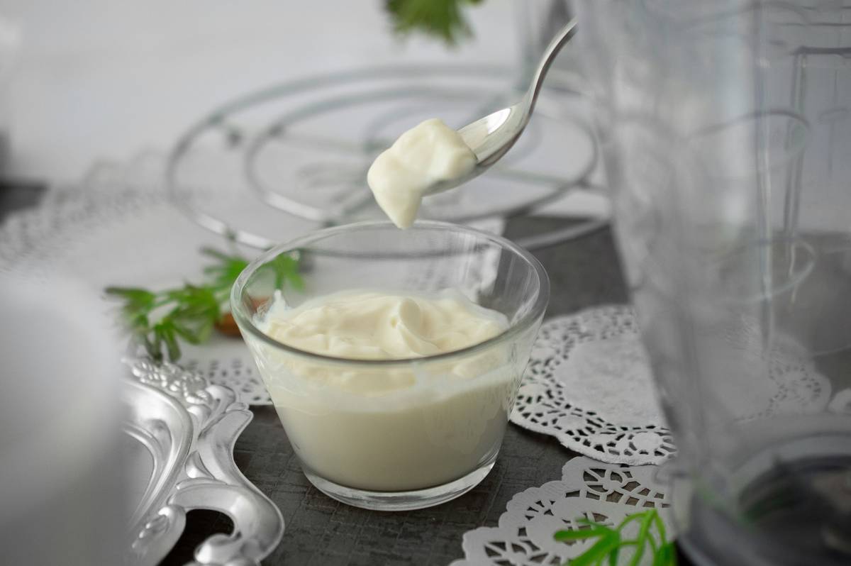 comparison of yogurt maker to make results with and without proper sealing accessories